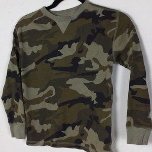 EUC Faded Glory Camo Thermal top